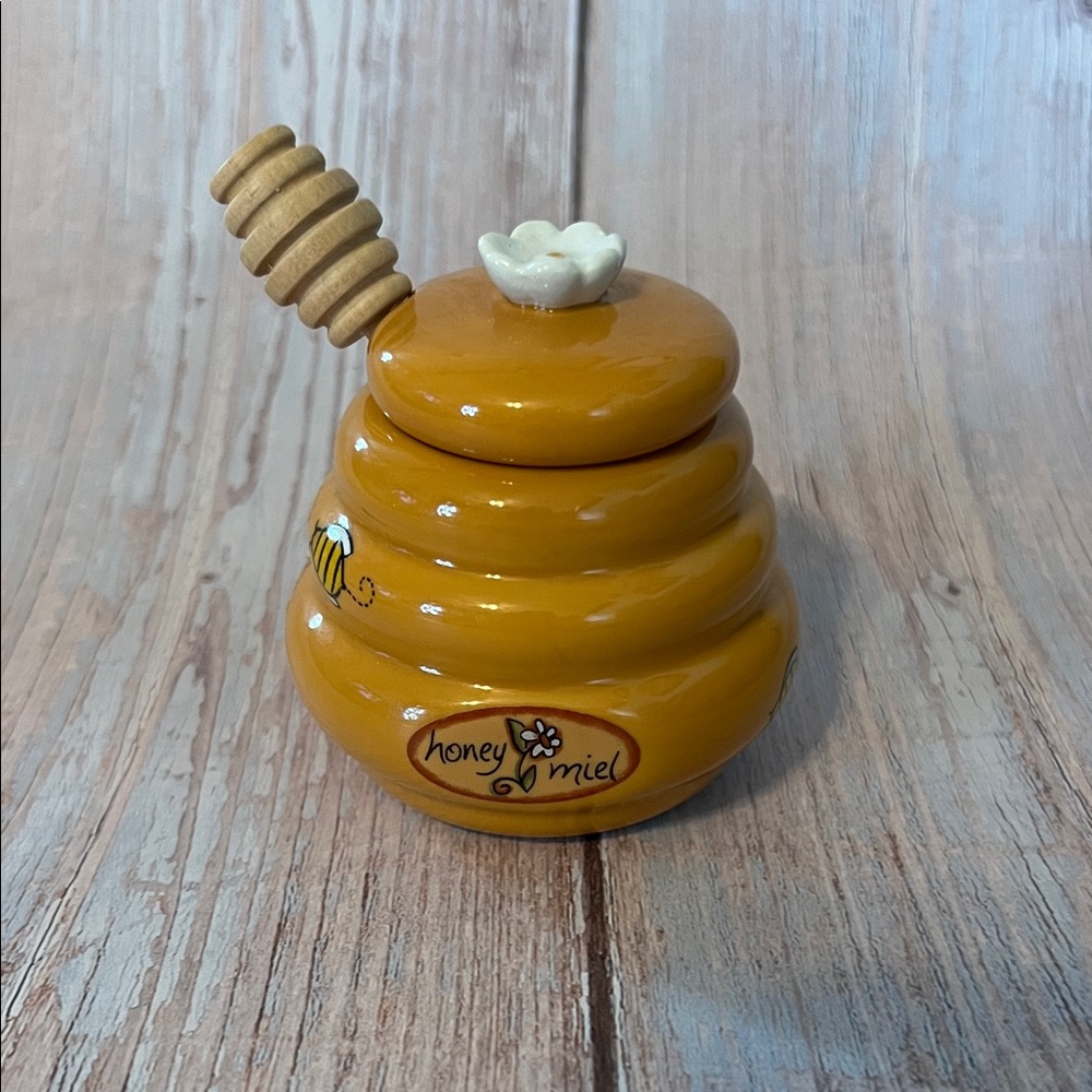 Ceramic Honey Pot Beehive Jar with Wooden Dipper & Bumblebee Detail